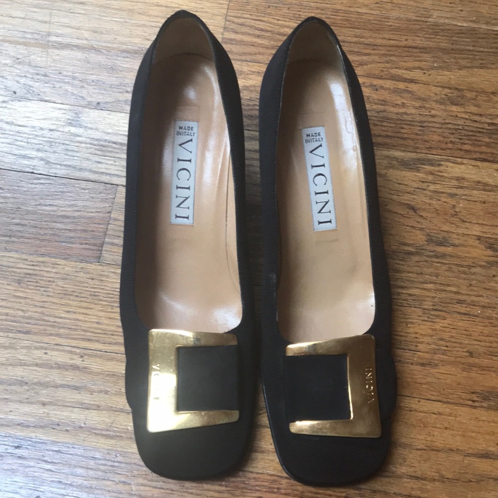 Vicini Black heel with Gold buckle